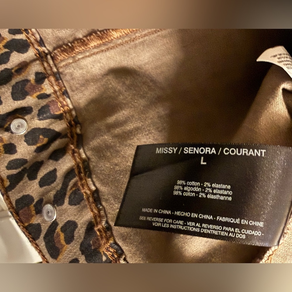 Nine West Jeans Leopard Print Jacket
Size Large - Picture 4 of 6